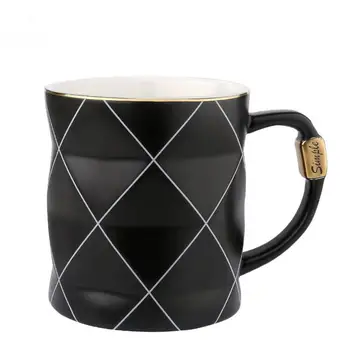 Radošā Krūze Dimanta Formas Kafijas Krūze Piena Krūzes Ar Karoti 500ML Keramikas Tējas Tase Personības Krūze Ar Vāciņu